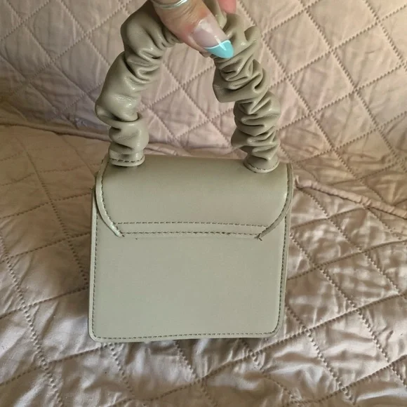 Fashion nova handbag - Picture 2 of 4
